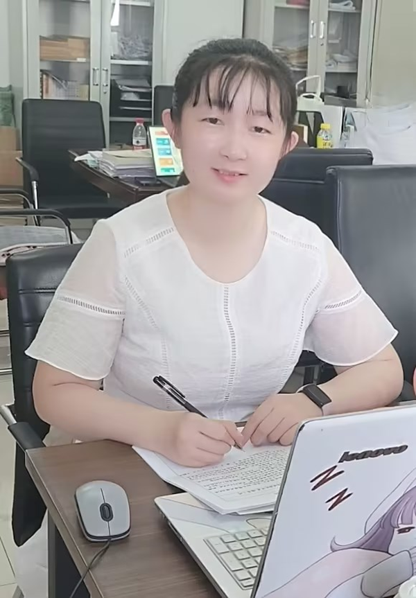 李诗宇